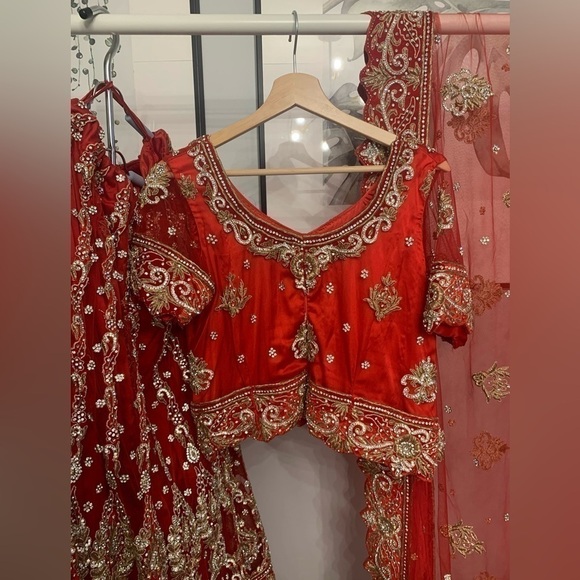 Luxury  Bridal Pakistani/ Indian Lehenga w Dupatta - Picture 6 of 8